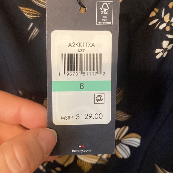 Tommy Hilfiger floral ruched dress 😍😍😍 - Picture 8 of 13